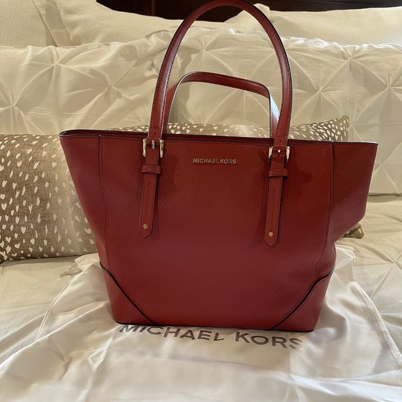 MICHAEL Michael Kors Handbags - NWT! Michael Kors Aria Terracotta Leather Tote